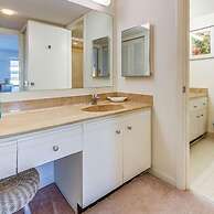 Beautiful Unit In One Of The Most Prestigious Condo Complex In Islamor