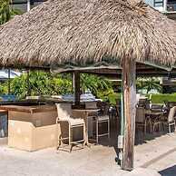 Beautiful Unit In One Of The Most Prestigious Condo Complex In Islamor