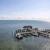 Beautiful Unit In One Of The Most Prestigious Condo Complex In Islamor