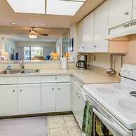 Beautiful Unit In One Of The Most Prestigious Condo Complex In Islamor