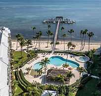 Beautiful Unit In One Of The Most Prestigious Condo Complex In Islamor