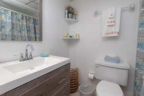 This Oceanfront Condo Is Absolutely Beautiful. 2 Bedroom Condo by RedA