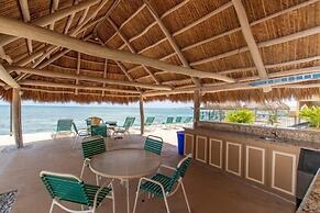 This Oceanfront Condo Is Absolutely Beautiful. 2 Bedroom Condo by RedA