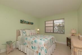 This Oceanfront Condo Is Absolutely Beautiful. 2 Bedroom Condo by RedA