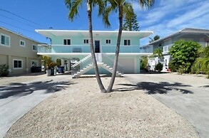 Beautifully Remodeled Roomy Single Family Stilt Home, 2 Bedroom Home