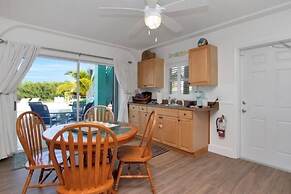 Waterfront Home With Swimming Pool 4 Bedroom Home by RedAwning