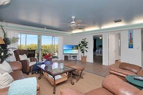 Waterfront Home With Swimming Pool 4 Bedroom Home by RedAwning