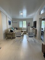 Beautiful Updated Stilted Home Makes For A Super Getaway. 3 Bedroom Ho