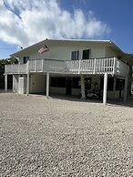 Beautiful Updated Stilted Home Makes For A Super Getaway. 3 Bedroom Ho