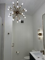 Beautiful Updated Stilted Home Makes For A Super Getaway. 3 Bedroom Ho