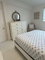 Beautiful Updated Stilted Home Makes For A Super Getaway. 3 Bedroom Ho