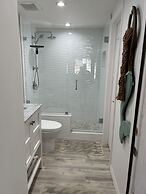 Beautiful Updated Stilted Home Makes For A Super Getaway. 3 Bedroom Ho