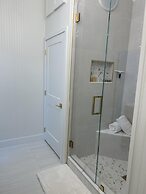 Beautiful Updated Stilted Home Makes For A Super Getaway. 3 Bedroom Ho