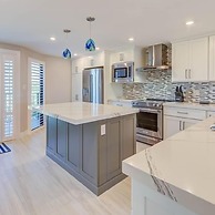 Beautiful Unit In One Of The Most Prestigious Condo Complex In Islamor