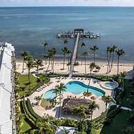 Beautiful Unit In One Of The Most Prestigious Condo Complex In Islamor