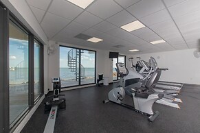 Beautiful Unit In One Of The Most Prestigious Condo Complex In Islamor