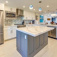 Beautiful Unit In One Of The Most Prestigious Condo Complex In Islamor