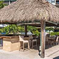 Beautiful Unit In One Of The Most Prestigious Condo Complex In Islamor