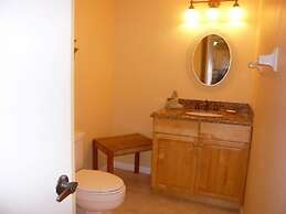 1 bedroom unit with a nice view of the Florida bay. 1 Condo by RedAwni