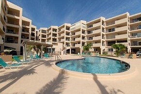 1 bedroom unit with a nice view of the Florida bay. 1 Condo by RedAwni