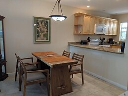 1 bedroom unit with a nice view of the Florida bay. 1 Condo by RedAwni