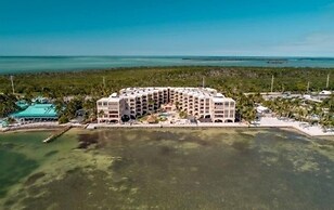 1 bedroom unit with a nice view of the Florida bay. 1 Condo by RedAwni