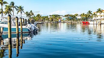 Bayfront Townhome With Boat Slip, Pool And Beach 2 Bedroom Townhouse b