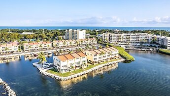 Bayfront Townhome With Boat Slip, Pool And Beach 2 Bedroom Townhouse b