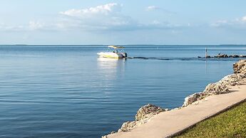 Bayfront Townhome With Boat Slip, Pool And Beach 2 Bedroom Townhouse b