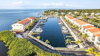 Bayfront Townhome With Boat Slip, Pool And Beach 2 Bedroom Townhouse b
