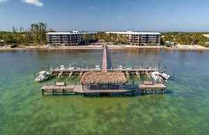 Beautiful Unit In One Of The Most Prestigious Condo Complex In Islamor