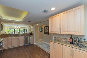 Beautiful Unit In One Of The Most Prestigious Condo Complex In Islamor