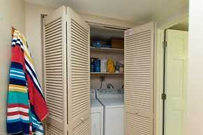 Beautiful Unit In One Of The Most Prestigious Condo Complex In Islamor