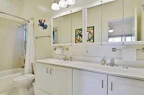 Gated Estate Duplex On The Bay With Dockage 2 Bedroom Apts by RedAwnin