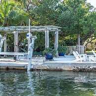 Complete Duplex On Gated Bayfront Property 4 Bedroom Apts by RedAwning