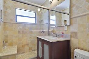 Beautiful 2 bedroom with Boat Slip 2 Home by RedAwning