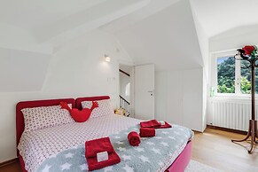 Il Gioiellino Pool And Sauna