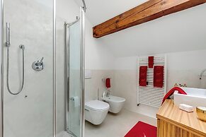 Il Gioiellino Pool And Sauna