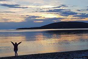 Kildonan House Village Centre Sleep 8 With hot tub
