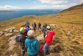 Kildonan House Village Centre Sleep 8 With hot tub