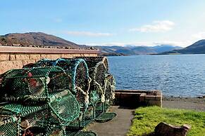 Kildonan House Village Centre Sleep 8 With hot tub