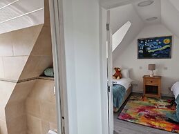 Kildonan House Village Centre Sleep 8 With hot tub