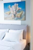 Elegant Coastal Haven Fully Renovated 3-bedroom Apartment