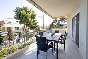 Elegant Coastal Haven Fully Renovated 3-bedroom Apartment