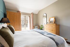 Host Stay Heather Cottage