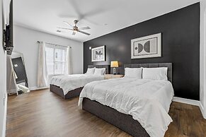 The Celebrity Suite The Gulch