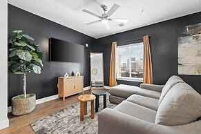 The Celebrity Suite The Gulch