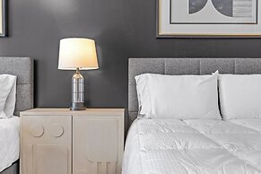 The Celebrity Suite The Gulch