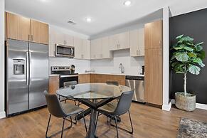 The Celebrity Suite The Gulch