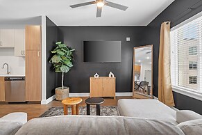 The Celebrity Suite The Gulch